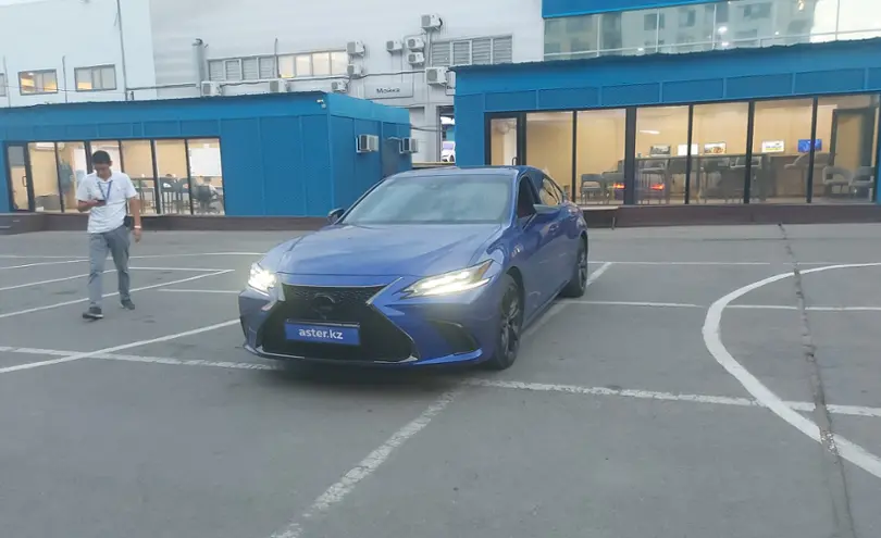 Lexus ES 2023 года за 24 000 000 тг. в Алматы