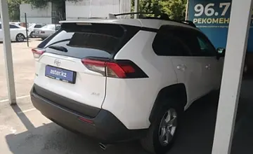 Toyota RAV4 2021 года за 15 000 000 тг. в Алматы