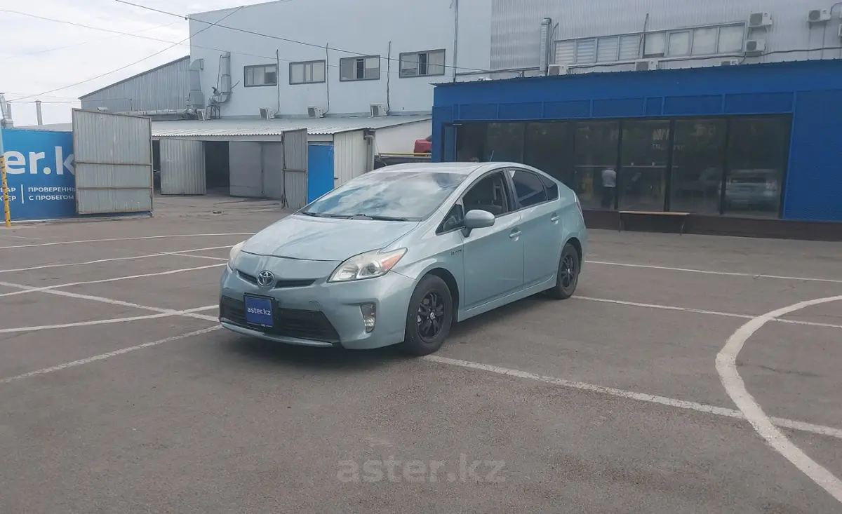 Toyota Prius 2013 года за 5 390 000 тг. в Алматы