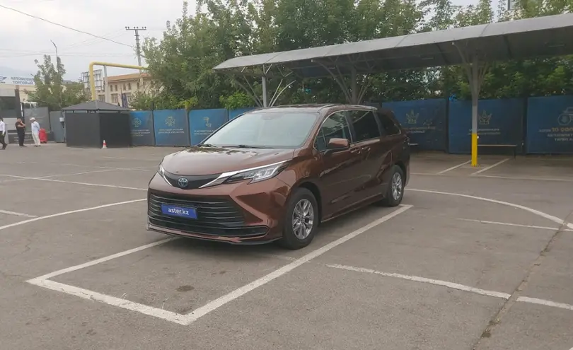 Toyota Sienna 2021 года за 21 000 000 тг. в Алматы