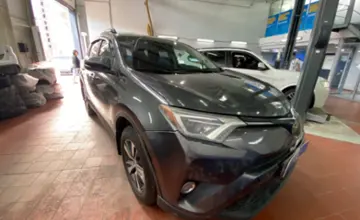 Toyota RAV4 2018 года за 9 500 000 тг. в Астана фото 3
