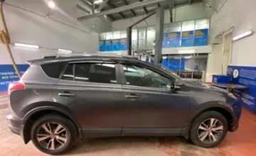 Toyota RAV4 2018 года за 9 500 000 тг. в Астана фото 4
