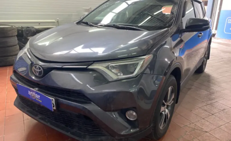 Toyota RAV4 2018 года за 9 500 000 тг. в Астана