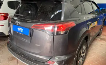 Toyota RAV4 2018 года за 9 500 000 тг. в Астана