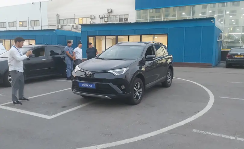 Toyota RAV4 2017 года за 12 000 000 тг. в Алматы