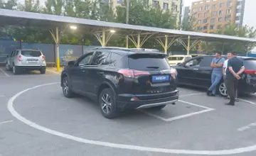 Toyota RAV4 2017 года за 12 000 000 тг. в Алматы фото 4