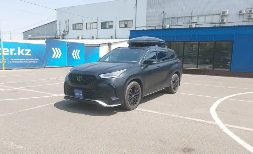 Toyota Highlander 2023 года за 28 000 000 тг. в Алматы