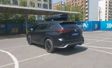 Toyota Highlander 2023 года за 28 000 000 тг. в Алматы фото 4