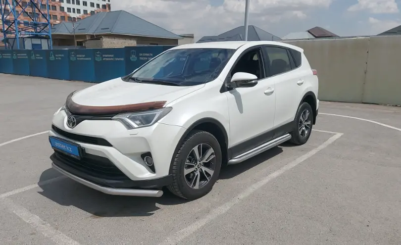 Toyota RAV4 2017 года за 13 000 000 тг. в Шымкент