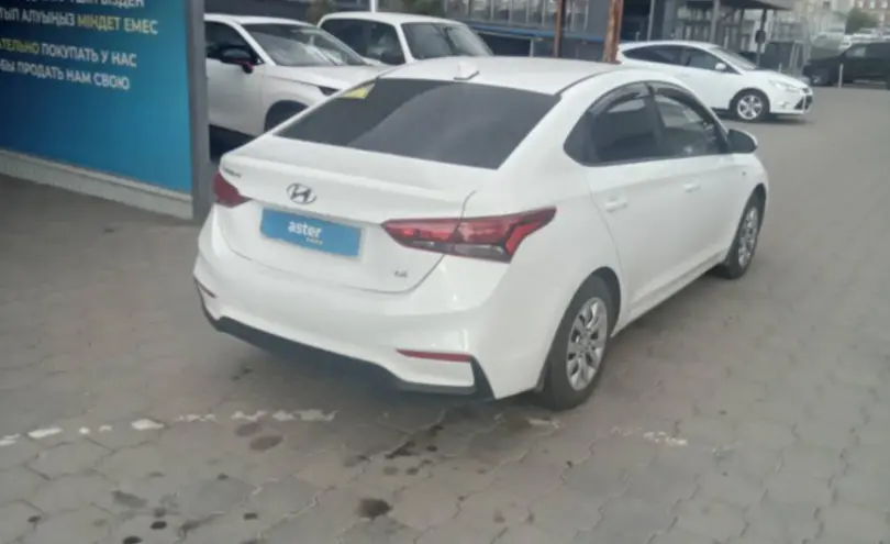 Hyundai Accent 2018 года за 5 000 000 тг. в Караганда