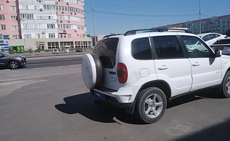 Chevrolet Niva 2013 года за 3 500 000 тг. в Атырау фото 5