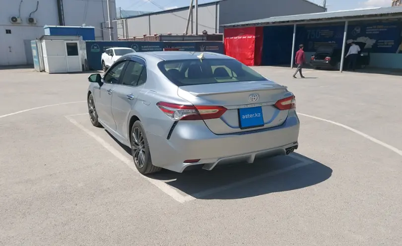 Toyota Camry 2018 года за 13 000 000 тг. в Шымкент фото 4