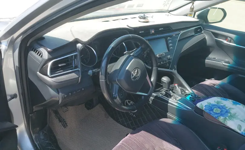 Toyota Camry 2018 года за 13 000 000 тг. в Шымкент фото 5