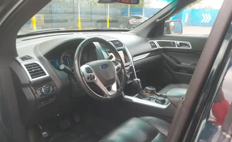 Ford Explorer 2014 года за 11 000 000 тг. в Алматы фото 5