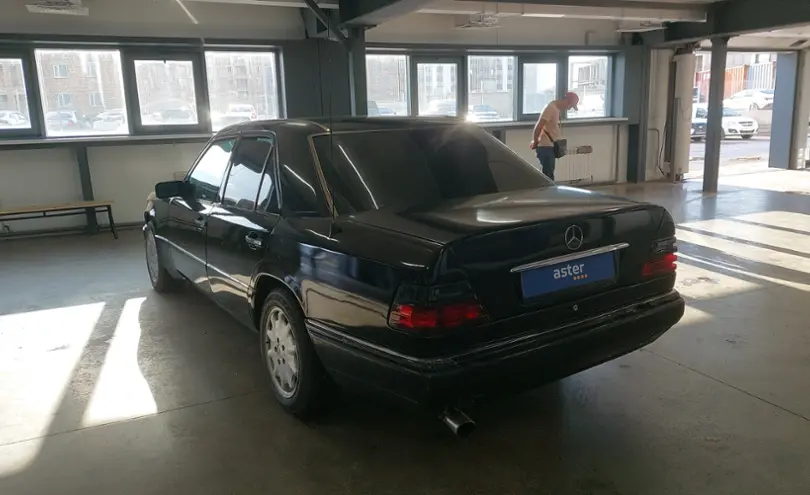 Mercedes-Benz E-Класс 1993 года за 1 400 000 тг. в Астана фото 4