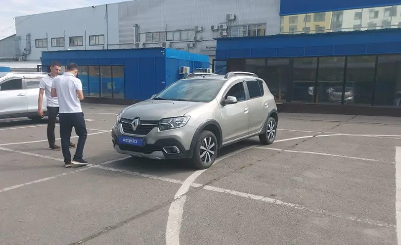 Renault Sandero 2019 года за 5 000 000 тг. в Алматы