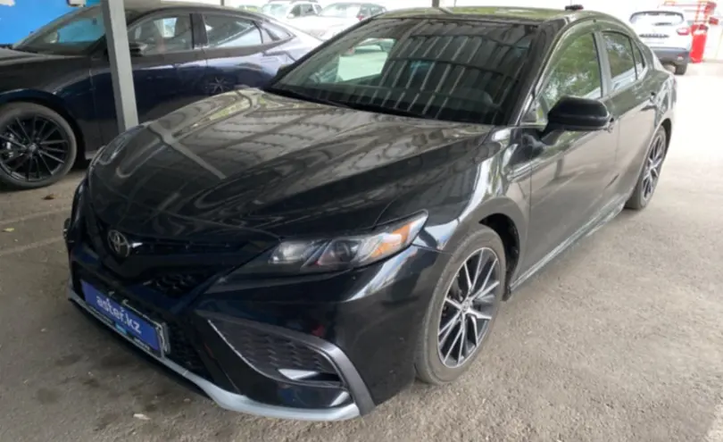 Toyota Camry 2021 года за 15 000 000 тг. в Алматы