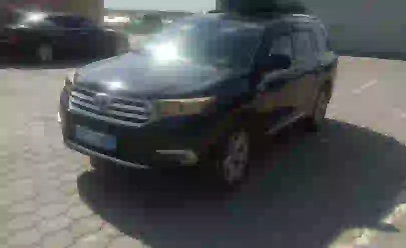Toyota Highlander 2013 года за 15 000 000 тг. в Караганда