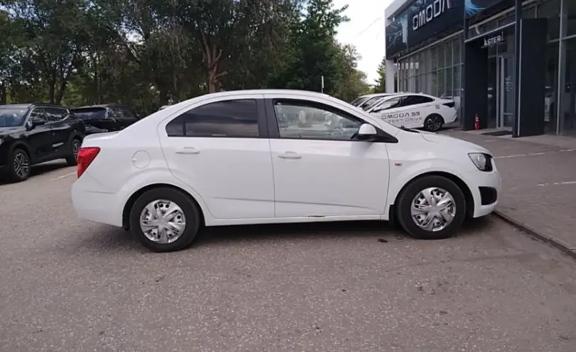 Chevrolet Aveo 2015 года за 3 500 000 тг. в Актобе фото 4