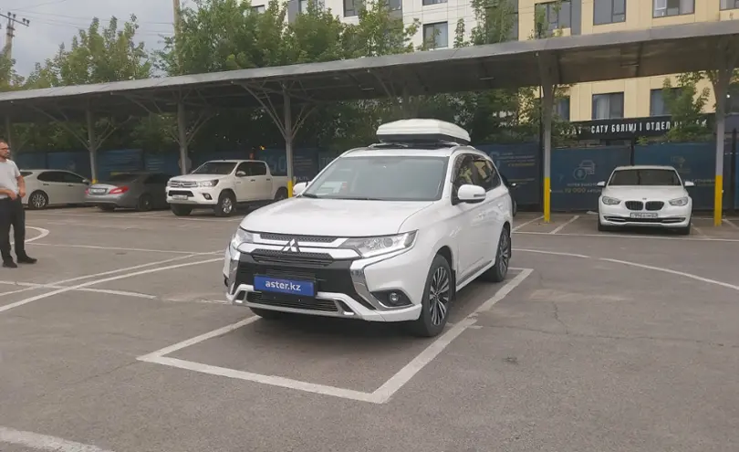 Mitsubishi Outlander 2022 года за 11 000 000 тг. в Алматы