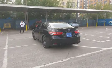 Toyota Camry 2018 года за 13 000 000 тг. в Алматы фото 4