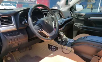 Toyota Highlander 2019 года за 19 000 000 тг. в Шымкент фото 5