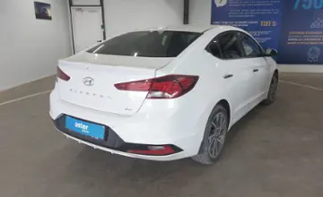 Hyundai Elantra 2019 года за 8 800 000 тг. в Астана фото 3