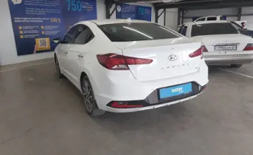 Hyundai Elantra 2019 года за 8 800 000 тг. в Астана фото 4