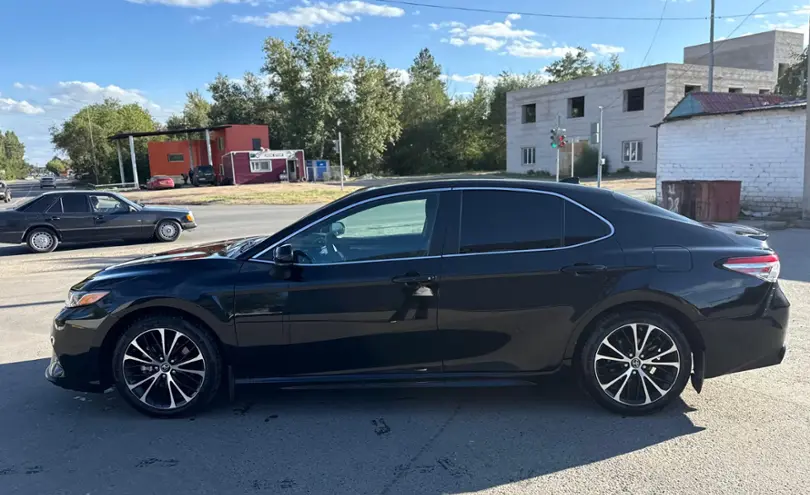 Toyota Camry 2018 года за 12 500 000 тг. в Алматы