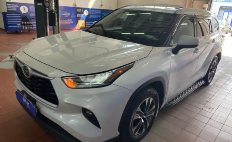 Toyota Highlander 2022 года за 30 000 000 тг. в Астана