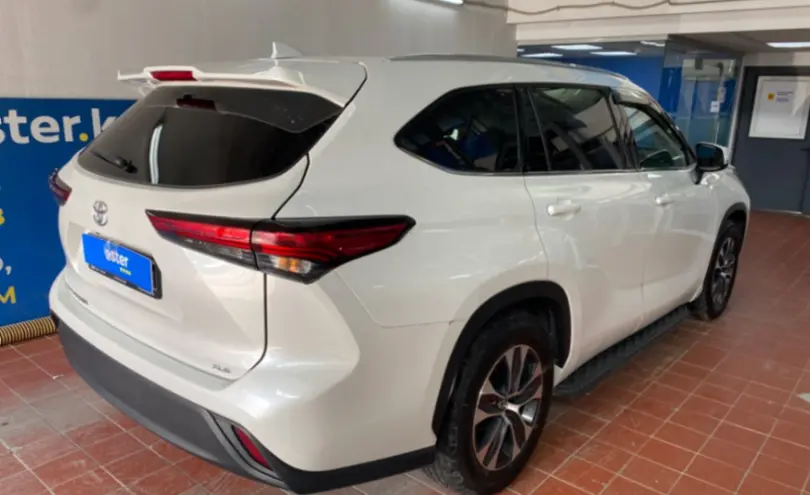 Toyota Highlander 2022 года за 30 000 000 тг. в Астана фото 5