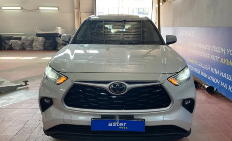 Toyota Highlander 2022 года за 30 000 000 тг. в Астана фото 2