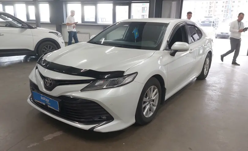 Toyota Camry 2019 года за 13 000 000 тг. в Астана