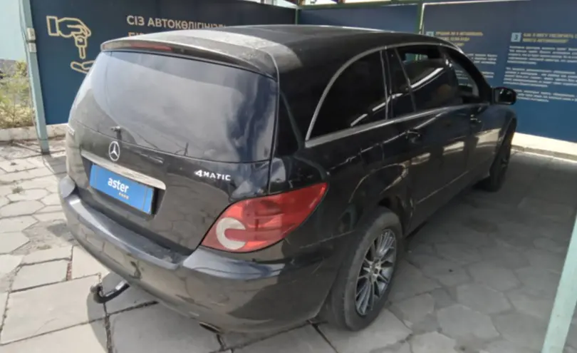 Mercedes-Benz R-Класс 2006 года за 4 500 000 тг. в Талдыкорган фото 5