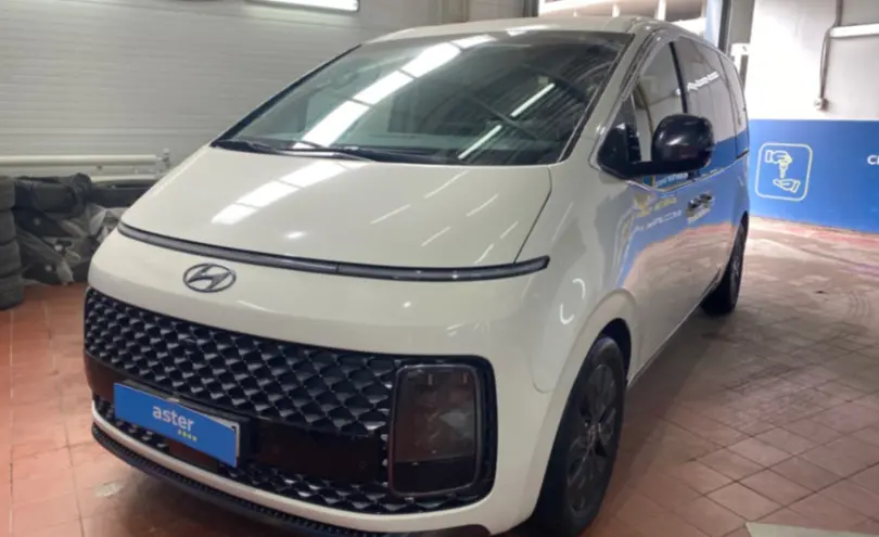Hyundai Staria 2022 года за 17 000 000 тг. в Астана