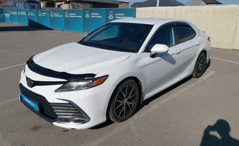 Toyota Camry 2021 года за 14 000 000 тг. в Шымкент