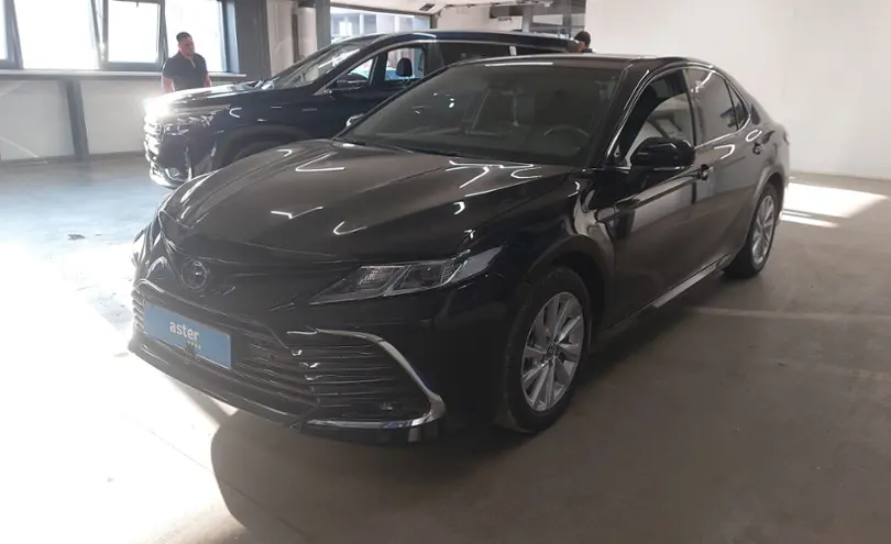 Toyota Camry 2023 года за 16 500 000 тг. в Астана