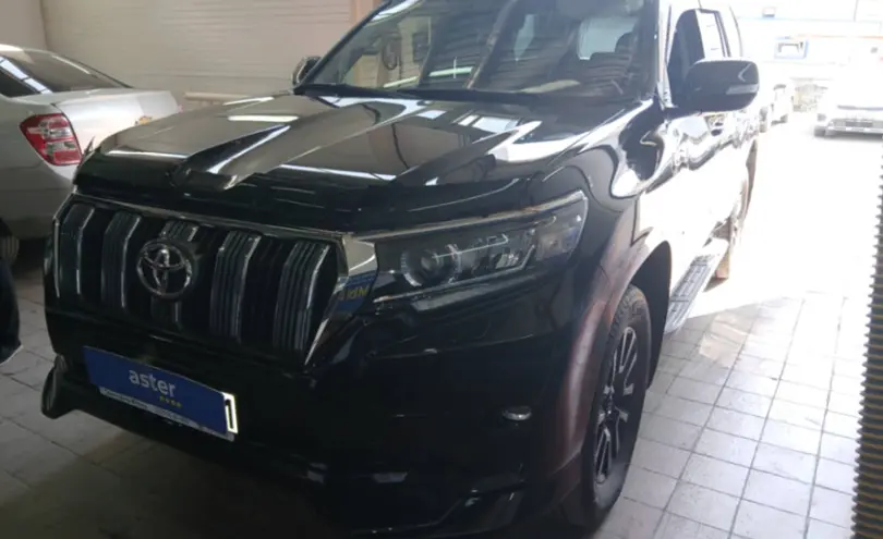 Toyota Land Cruiser Prado 2019 года за 30 000 000 тг. в Астана