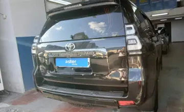 Toyota Land Cruiser Prado 2020 года за 25 500 000 тг. в Астана