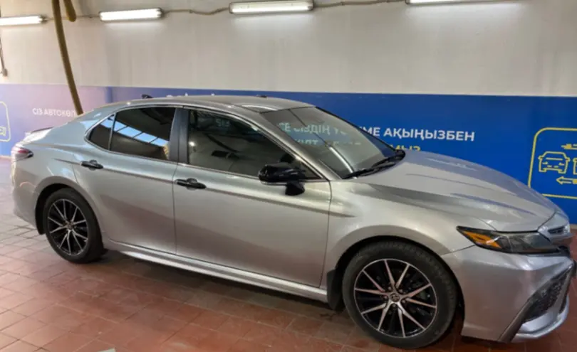 Toyota Camry 2021 года за 14 000 000 тг. в Астана фото 4