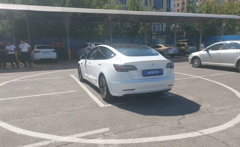Tesla Model 3 2023 года за 14 000 000 тг. в Алматы фото 4