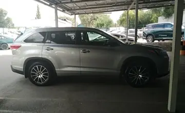 Toyota Highlander 2018 года за 22 000 000 тг. в Алматы фото 4