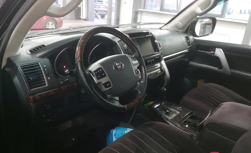 Toyota Land Cruiser 2015 года за 24 500 000 тг. в Астана фото 5