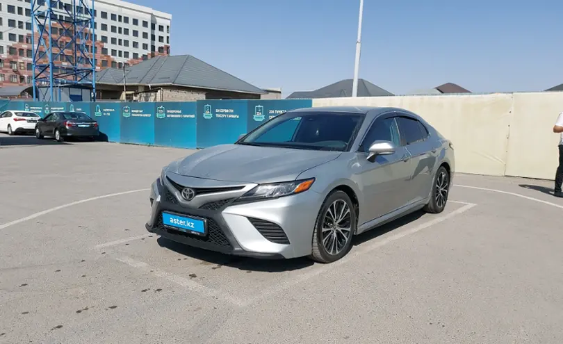Toyota Camry 2020 года за 13 000 000 тг. в Шымкент