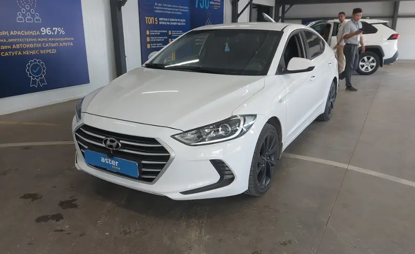Hyundai Elantra 2018 года за 7 000 000 тг. в Астана