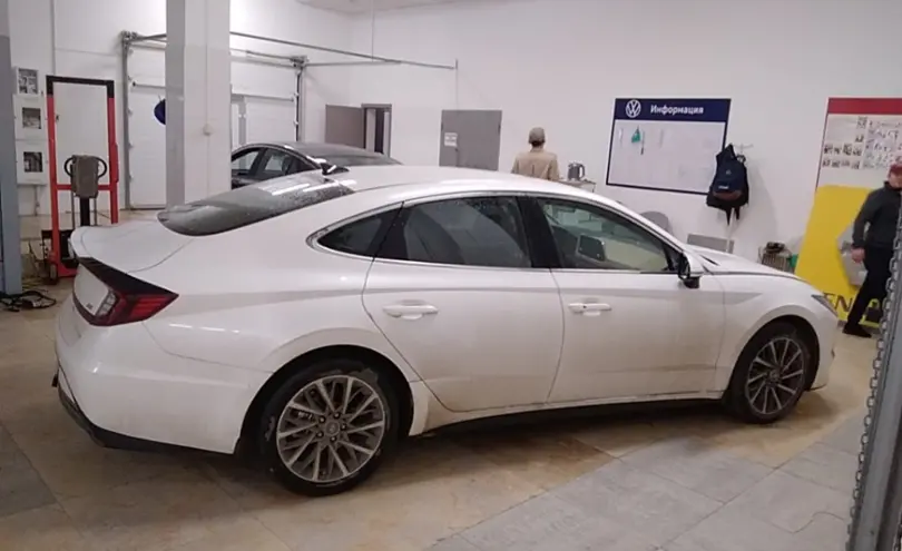 Hyundai Sonata 2021 года за 13 000 000 тг. в Актобе фото 4