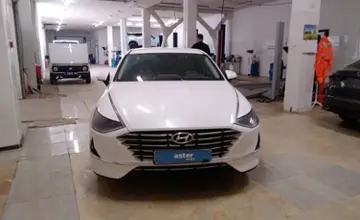 Hyundai Sonata 2021 года за 13 000 000 тг. в Актобе фото 2