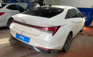 Hyundai Elantra 2021 года за 9 500 000 тг. в Астана