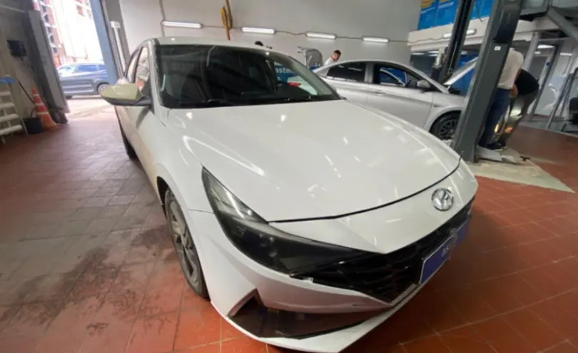 Hyundai Elantra 2021 года за 9 500 000 тг. в Астана фото 3