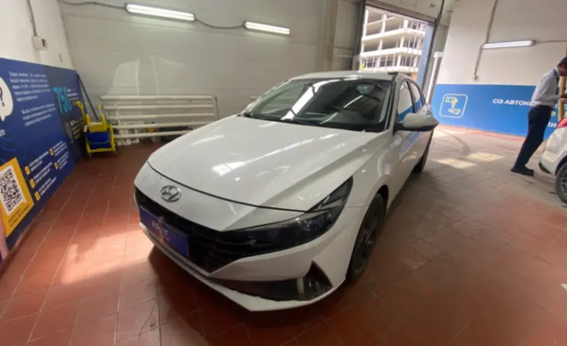 Hyundai Elantra 2021 года за 9 500 000 тг. в Астана